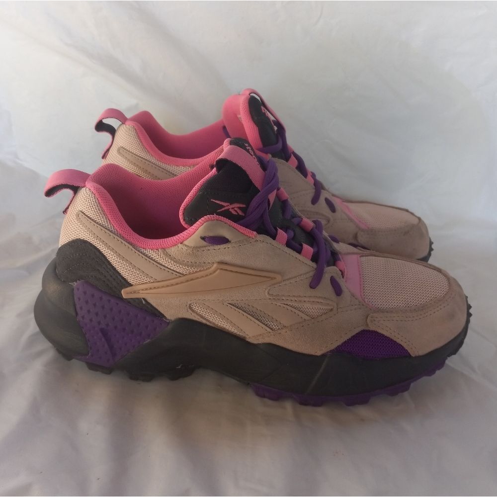 Reebok Aztrek Double Trail Size 8.5 Buff/True Gray/Purple